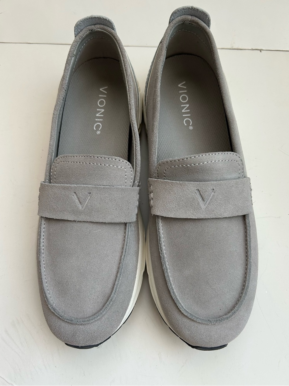 Vionic Loafers Slip on Shoes women’s Light Gray Vionic Shoes